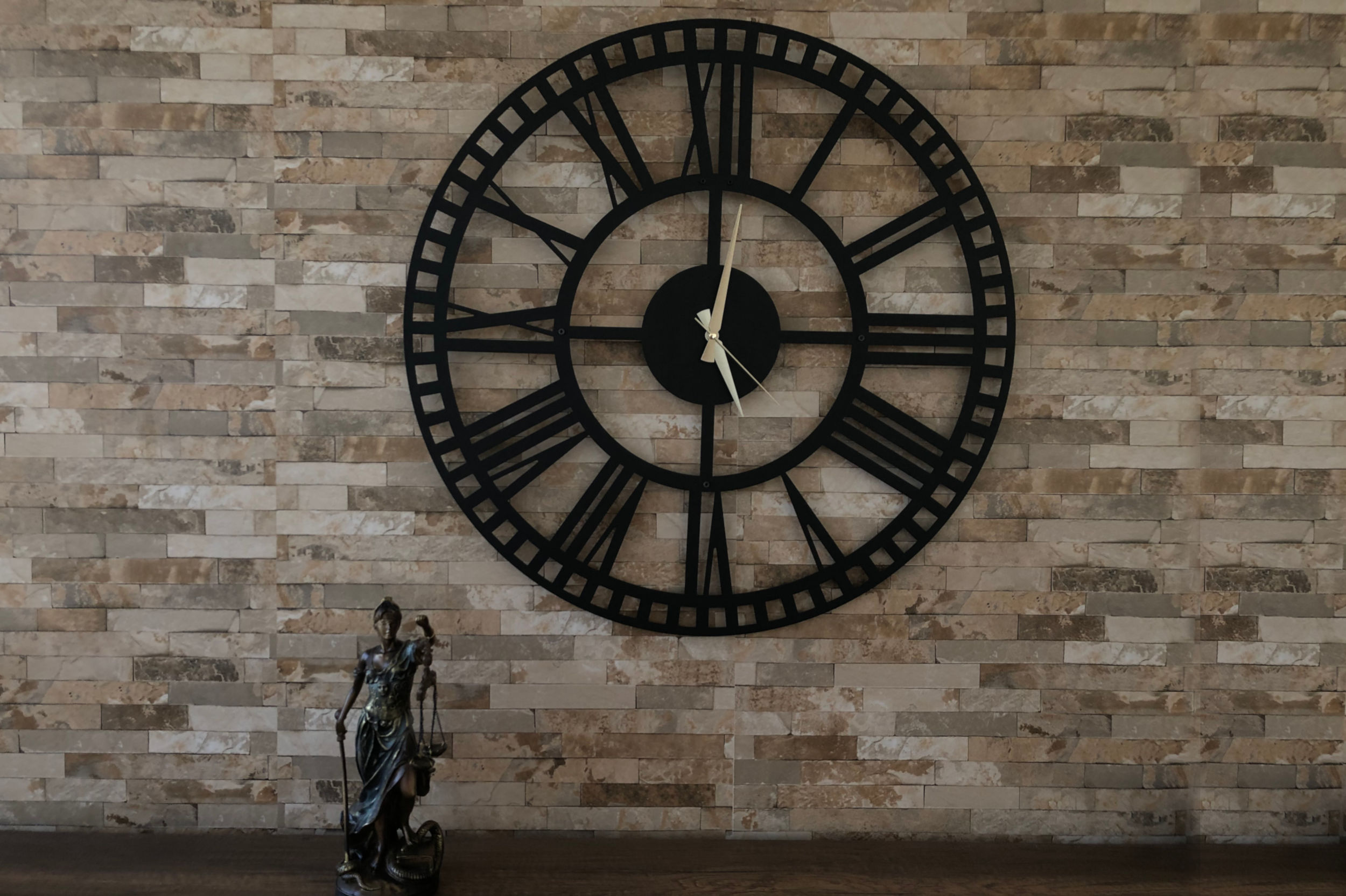 Uzman-Arabulucu-Avukat-Serap-Tuğsuz-Hukuk-Bürosu